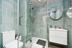Shower room- click for photo gallery